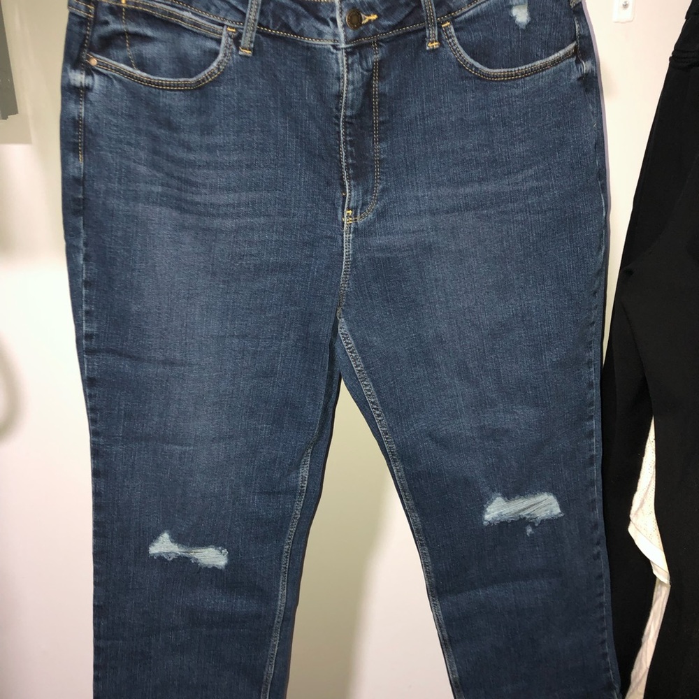 Wrangler Distressed Crop Blue Jeans